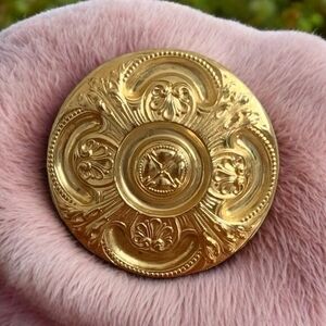 Vintage Medallion Sun Brooch Gold Tone Ornamental Pin 2"x2" Costume Jewelry VG